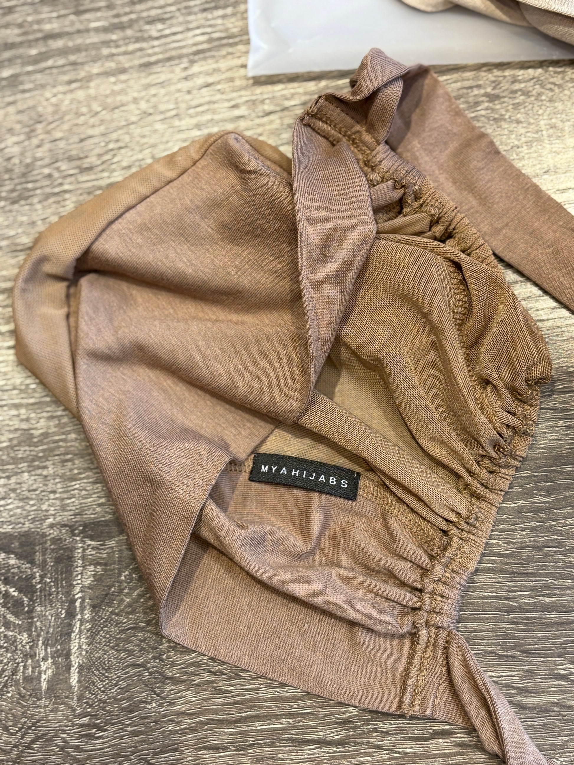 Tie back mesh undercap taupe GTA Canada -4